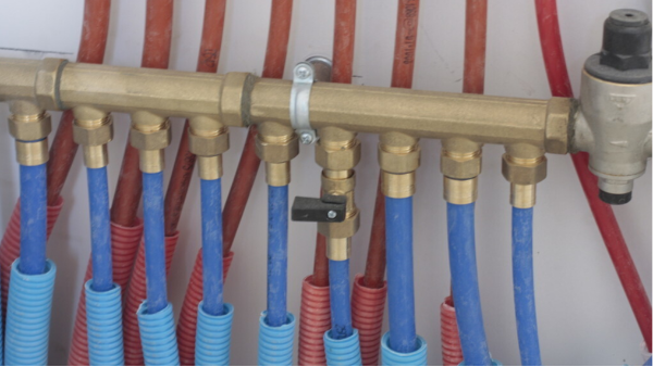 地暖會不會往樓下漏水,解決地暖漏水,避免樓下住戶投訴